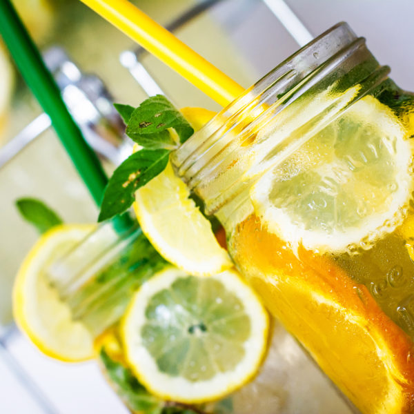 Domowa lemoniada – prosta recepta na upały