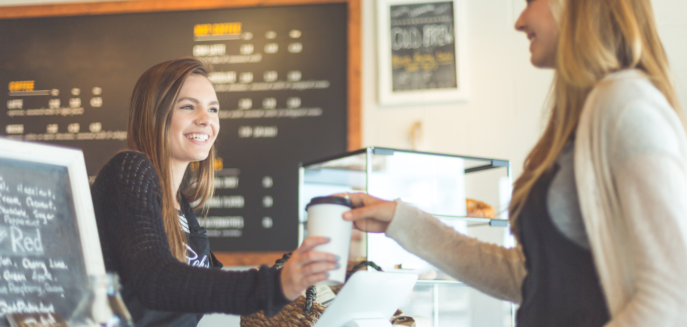 Dlaczego kawa smakuje inaczej w domu niż w kawiarni?