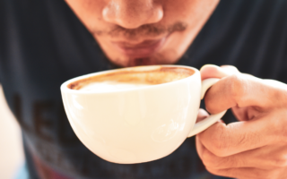 Dlaczego kawa smakuje gorzko i jak to zmienić?